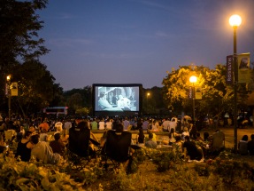 A night time open air cinema at a Rosslyn park